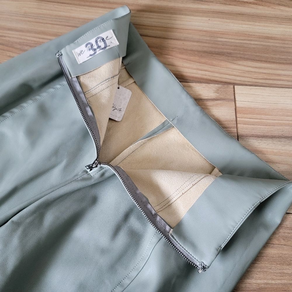 🆕️ We The Free Real Deal Slit Front Flare Vegan Leather High Rise Pant Green - Picture 10 of 14